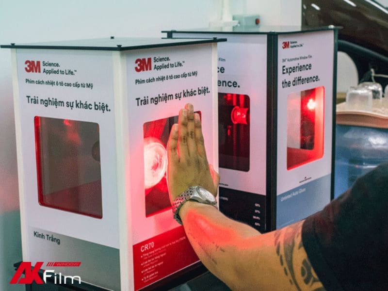 cach-kiem-tra-phim-cach-nhiet-that-gia-bang-den-hong-ngoai Cách kiểm phim cách nhiệt thật giả bằng đèn hồng ngoại