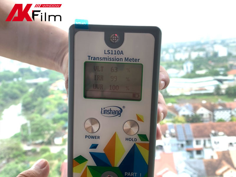 huong-dan-dan-phim-cach-nhiet-nha-kinh-cua-kinh-buoc-6-test-phim test thông số phim cách nhiệt nhà kính