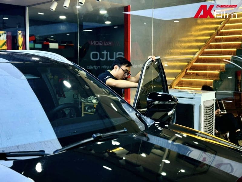 so-sanh-phim-cach-nhiet-3m-va-photosync-dan-loai-nao Nên dán phim 3M hay Photosync cho ô tô