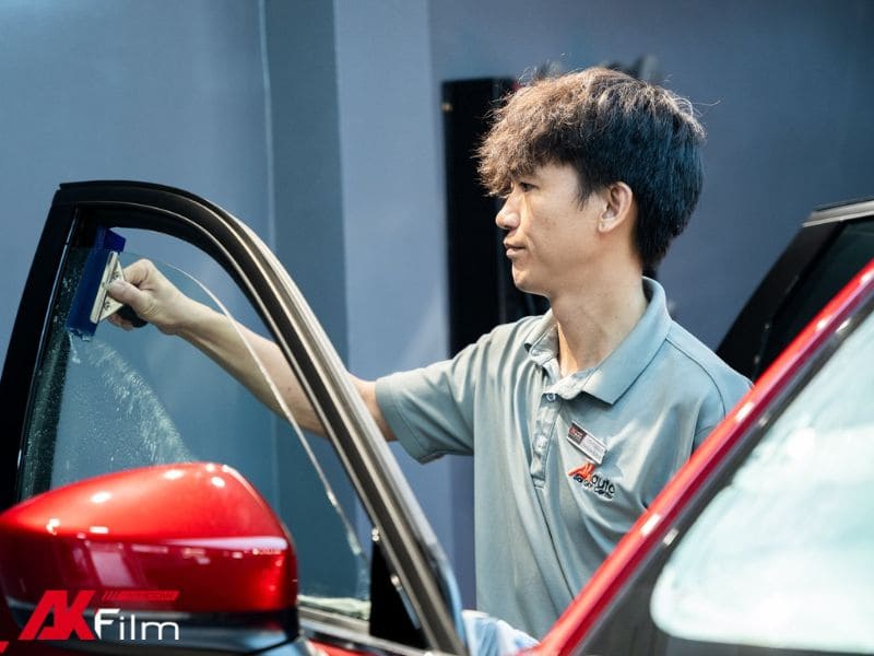 Dán phim cách nhiệt giúp hạn chế tác hại của tia UV