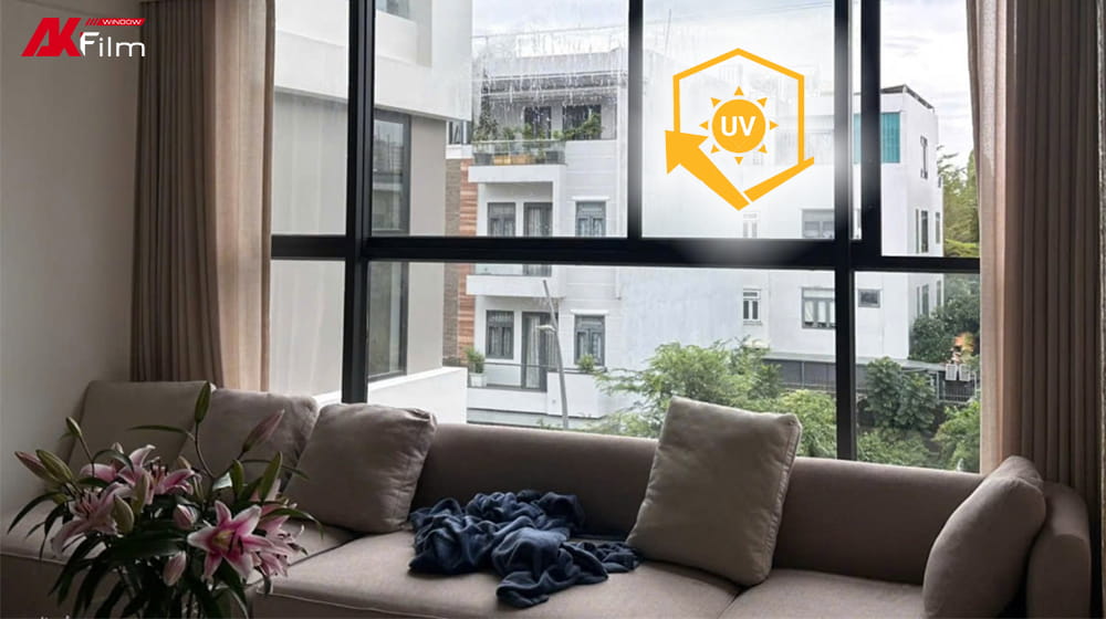 Dán kính cách nhiệt văn phòng giúp cản tia UV và giảm tác động ánh nắng