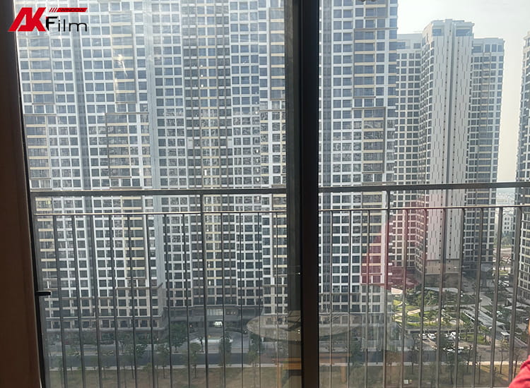 Hiện trạng hệ kính tại Vinhomes Grand Park