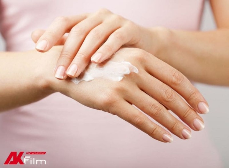 Dùng kem chống nắng bảo vệ da khi lái xe