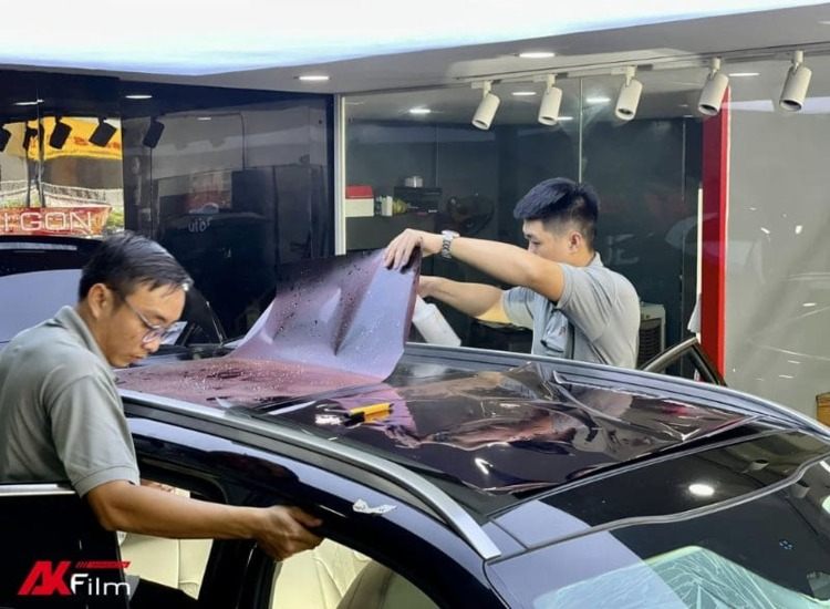 Giải pháp dán phim cách nhiệt chống nóng hiệu quả cho cửa sổ trời