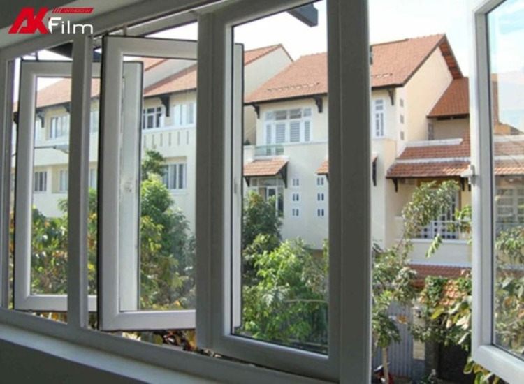 Cách chống nóng nhà kính bằng cách mở cửa đúng thời điểm