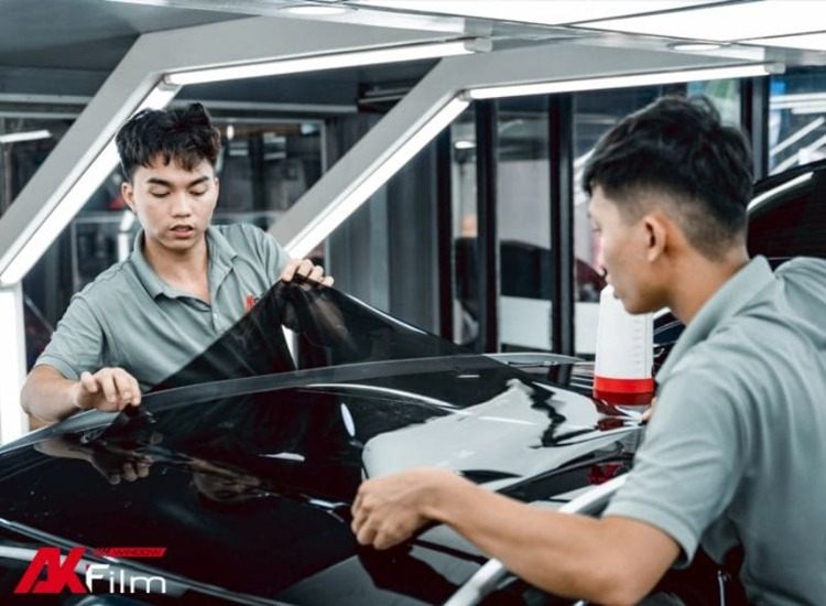 Lựa chọn địa chỉ dán phim cửa sổ trời uy tín