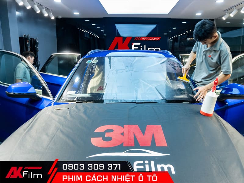 Dán phim cách nhiệt 3M cho xe hơi