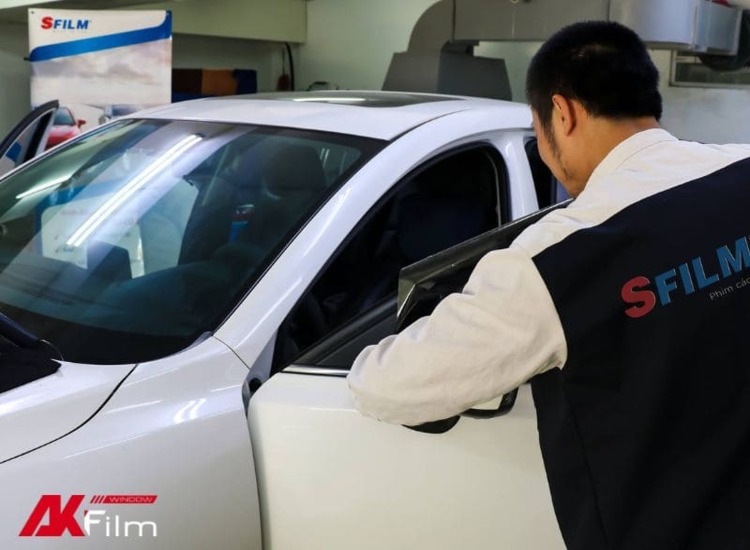 Khách hàng nên chọn dán phim cách nhiệt Sfilm tại địa chỉ uy tín
