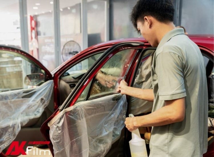 Dán phim cách nhiệt Vego tại các địa chỉ chuyên nghiệp