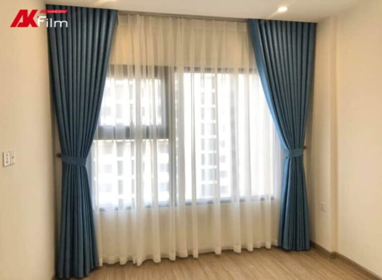 Rèm chống nắng cửa sổ bằng vải truyền thống